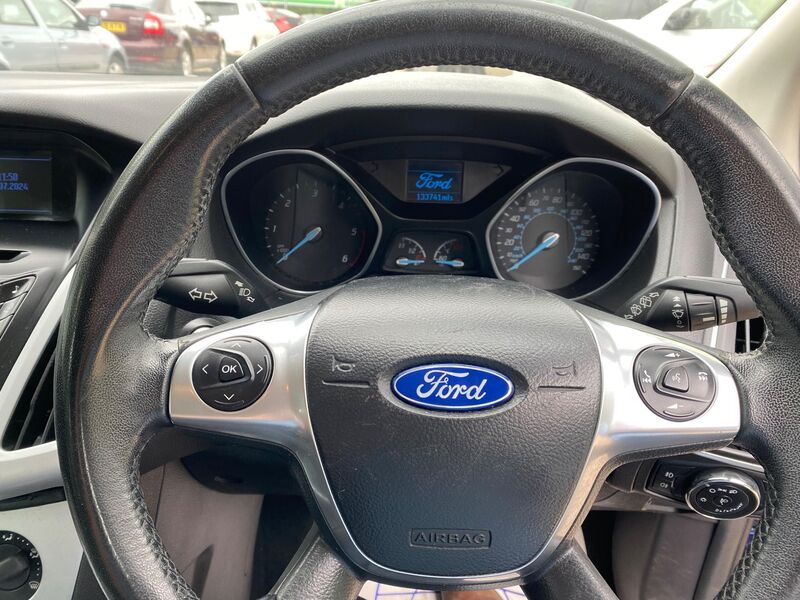 FORD FOCUS