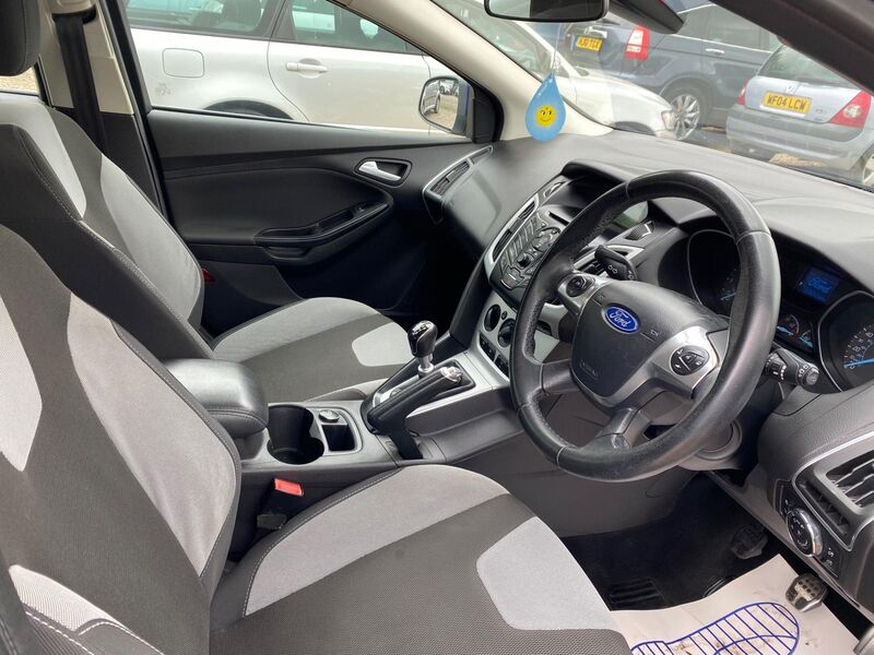 FORD FOCUS