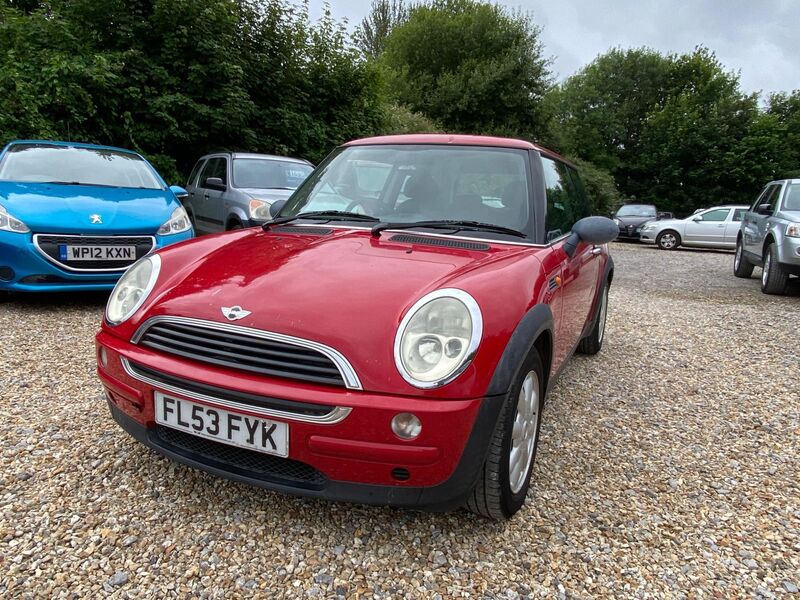 MINI HATCH
