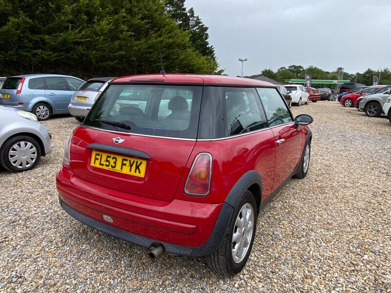 MINI HATCH