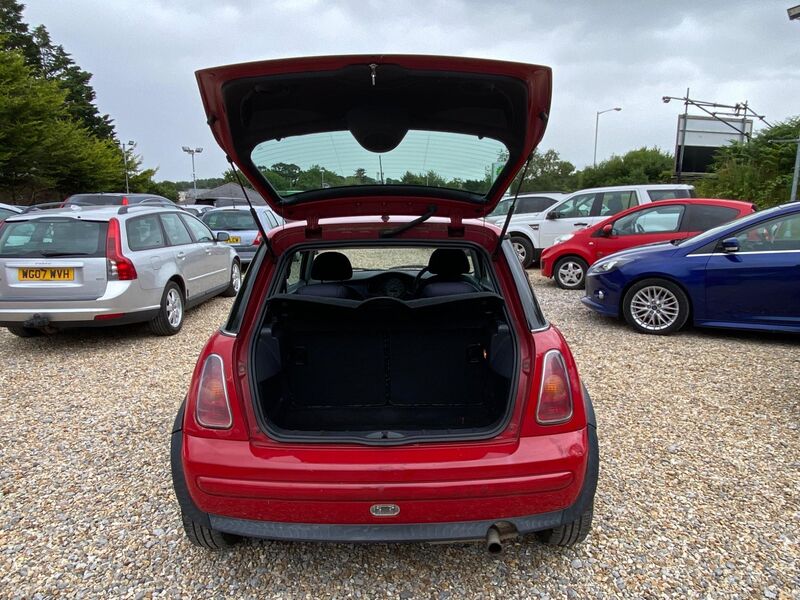 MINI HATCH