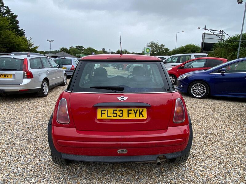 MINI HATCH