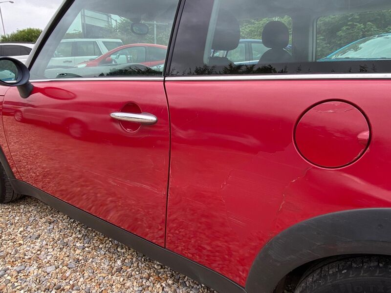 MINI HATCH