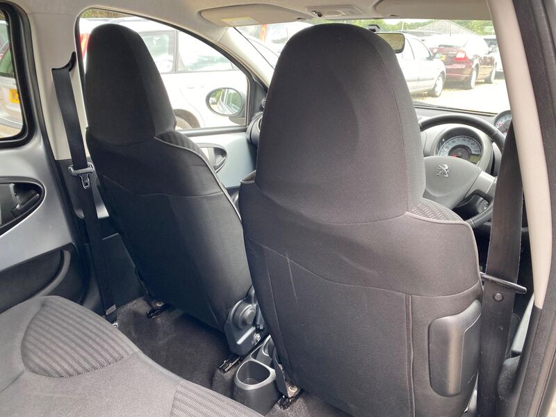 PEUGEOT 107