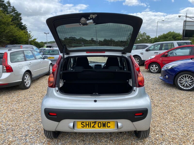 PEUGEOT 107