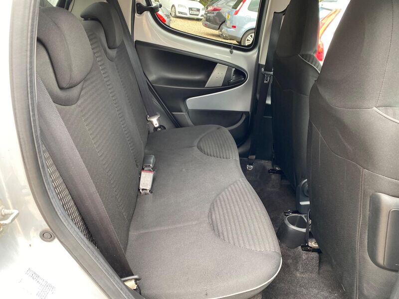 PEUGEOT 107