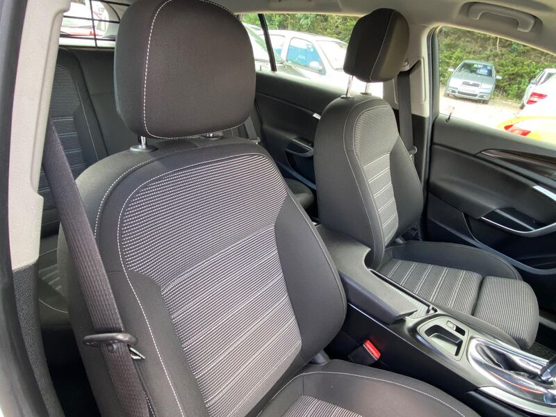VAUXHALL INSIGNIA