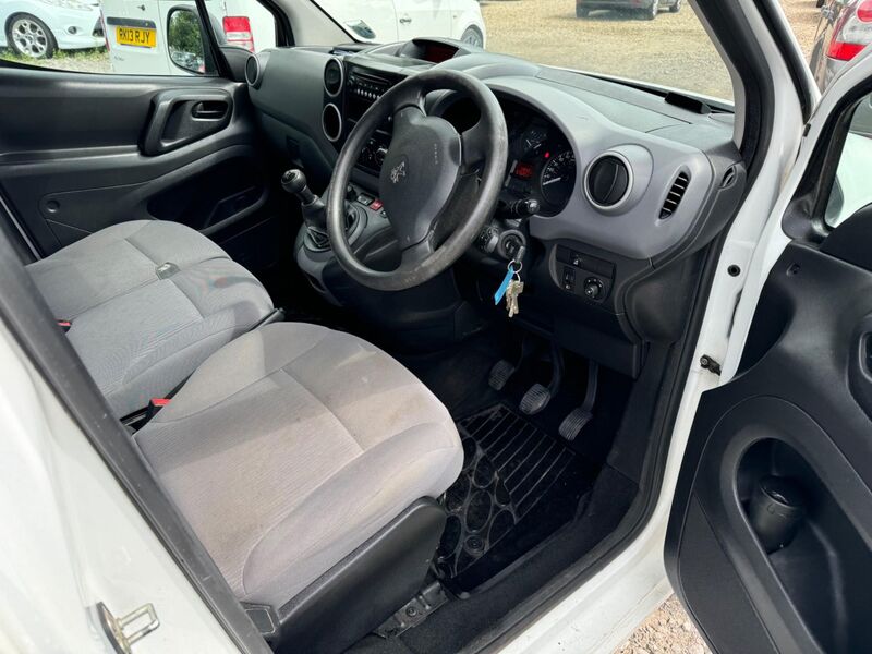 PEUGEOT PARTNER