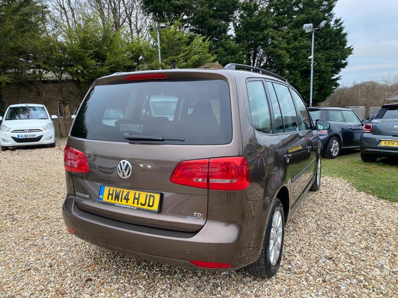 VOLKSWAGEN TOURAN