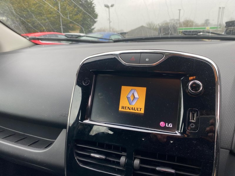 RENAULT CLIO