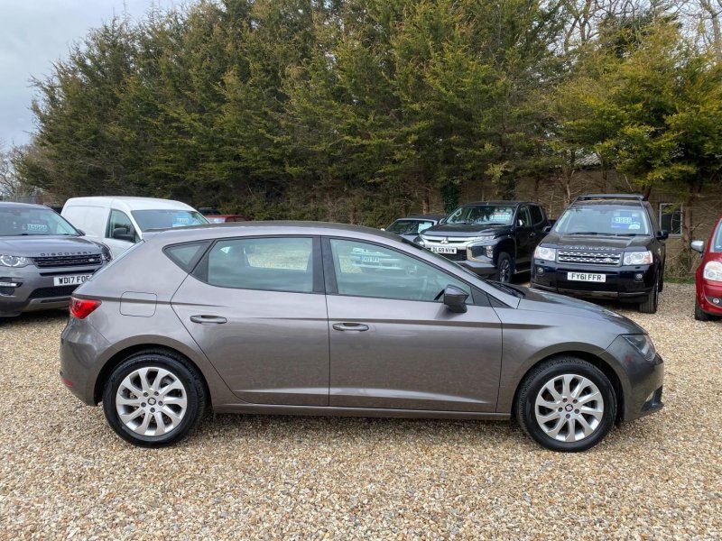 SEAT LEON