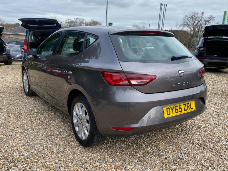 SEAT LEON