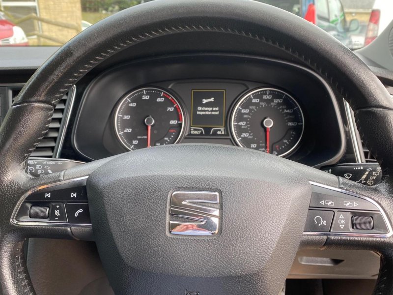 SEAT LEON