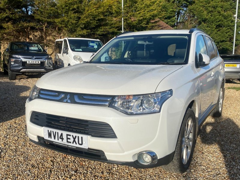 MITSUBISHI OUTLANDER