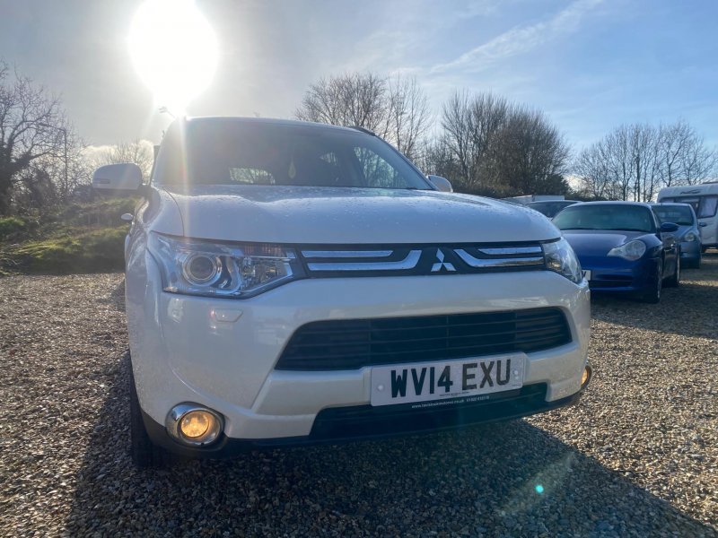 MITSUBISHI OUTLANDER