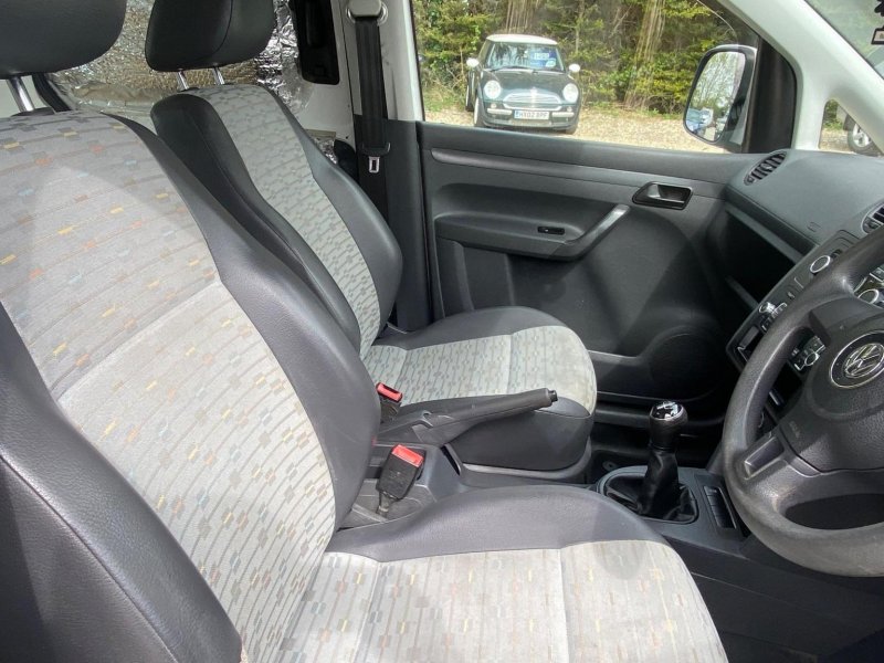 VOLKSWAGEN CADDY