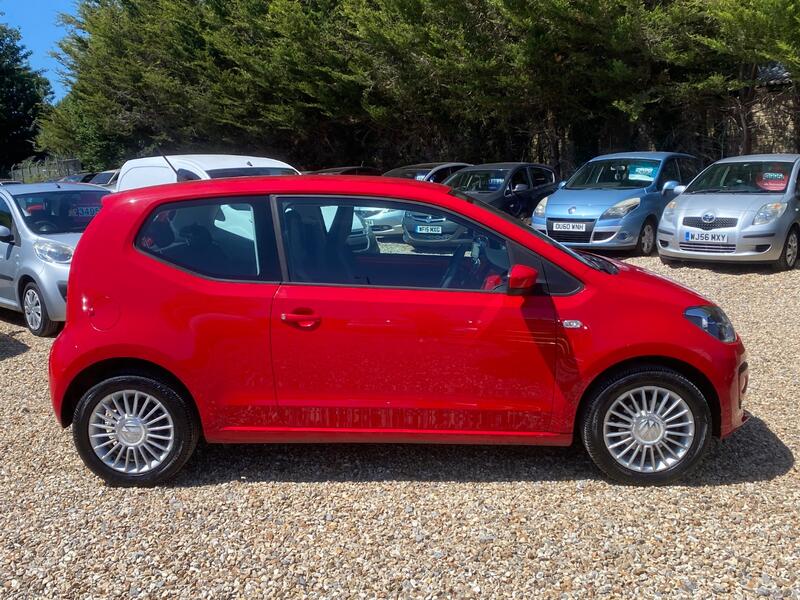 VOLKSWAGEN UP