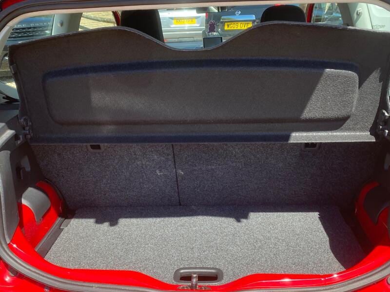 VOLKSWAGEN UP