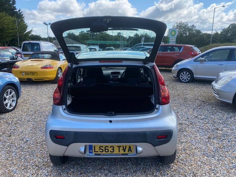 PEUGEOT 107