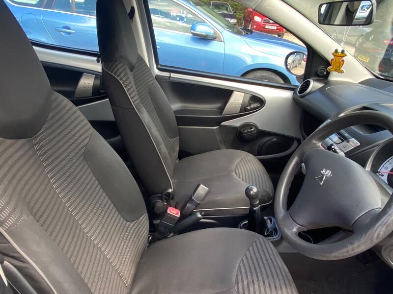 PEUGEOT 107
