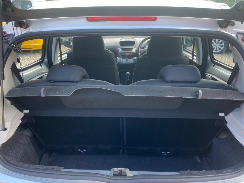 PEUGEOT 107
