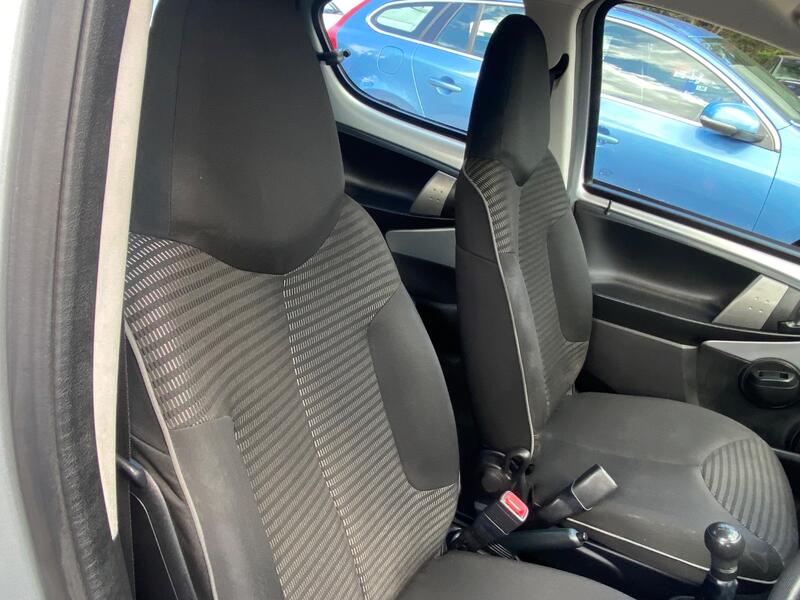 PEUGEOT 107