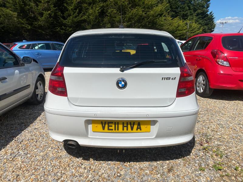 BMW 1 SERIES