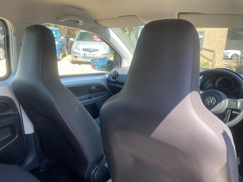 VOLKSWAGEN UP