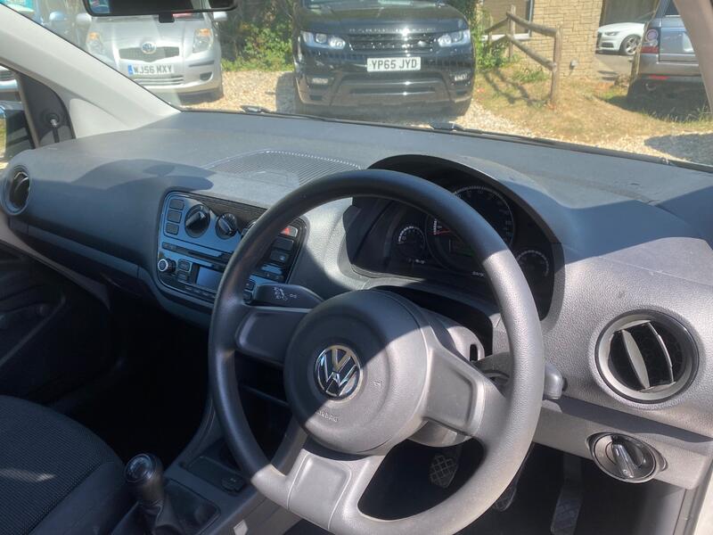 VOLKSWAGEN UP