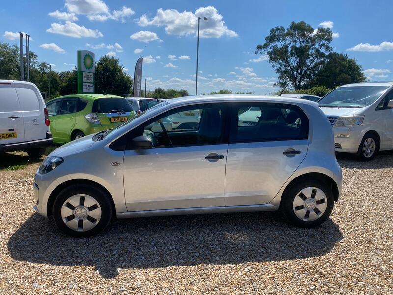 VOLKSWAGEN UP