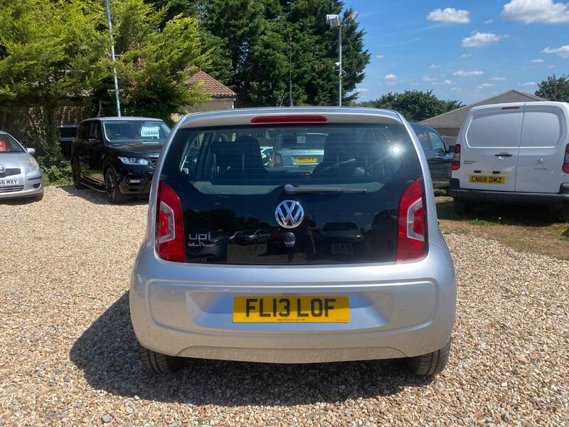 VOLKSWAGEN UP
