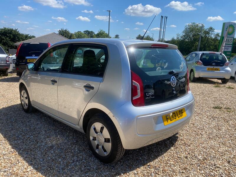 VOLKSWAGEN UP