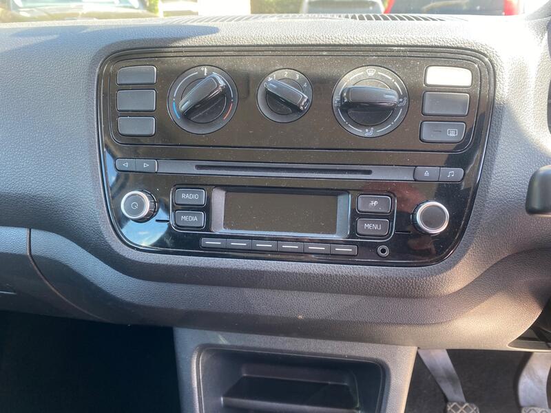VOLKSWAGEN UP