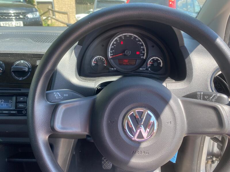 VOLKSWAGEN UP